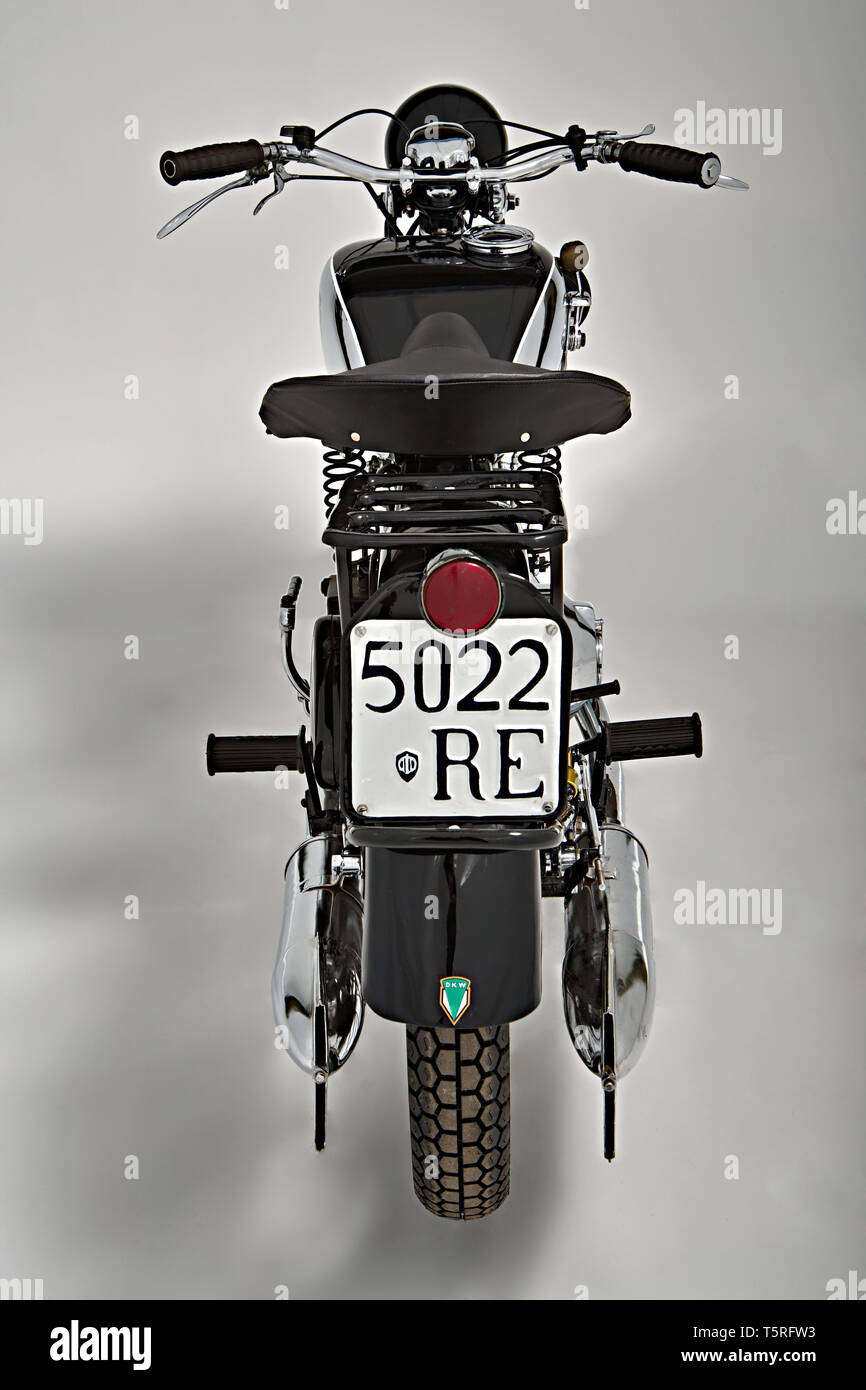 Moto d'epoca DKW UB 350 Sport Marca : DKW modello : UB 350 Sport nazione : Germania anno 1936 - Zschopau : conditions : restaurata cilindrat Banque D'Images