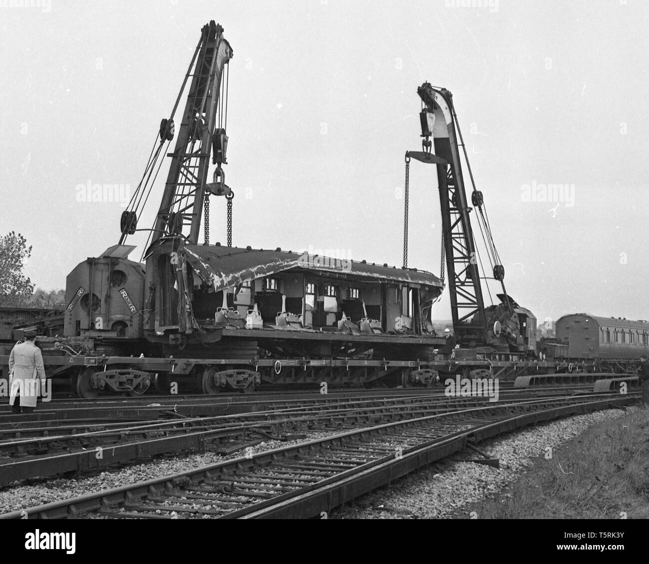 5 novembre 1967. Hther Green train Crash. Lors du service occupé du dimanche soir entre Hastings et Charing Cross Station, à Londres, le train déraille et s'écrase près de Hither Green Depot, tuant 49 personnes et en blessant 78. Banque D'Images