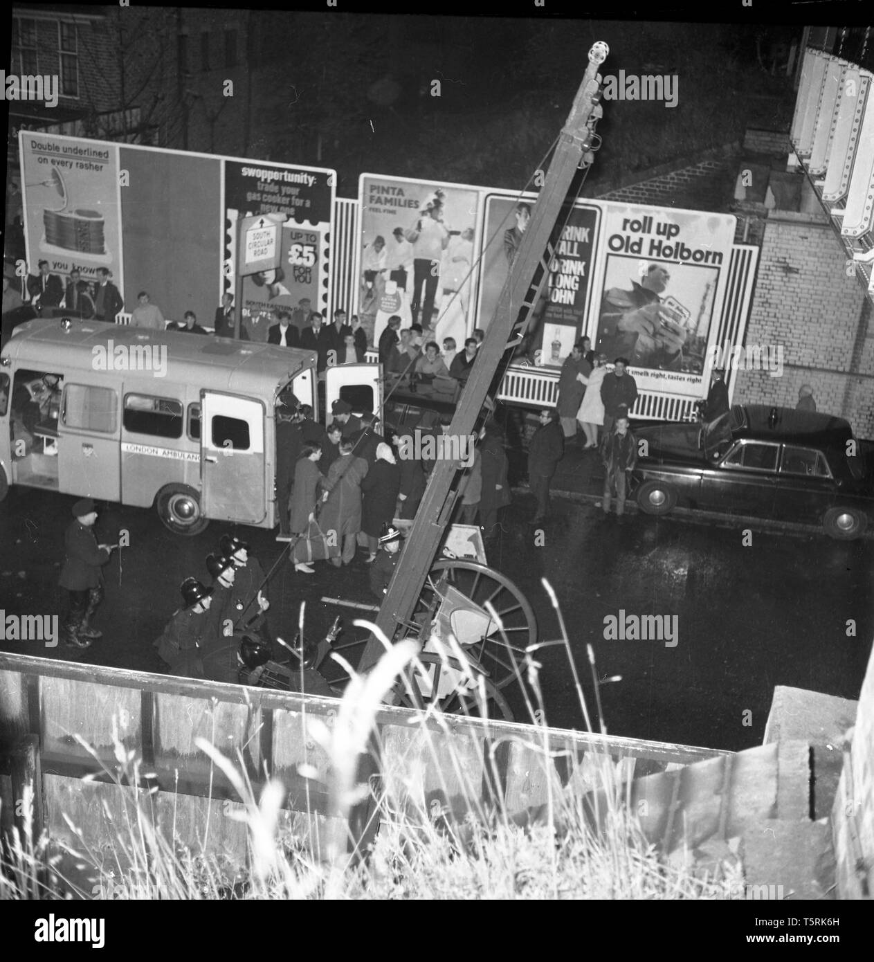 5e novembre 1967. Sur l'animée de dimanche soir de Hastings à la gare de Charing Cross, Londres le train a déraillé à Hither Green Depot, tuant 49 personnes et en blessant 78. Banque D'Images