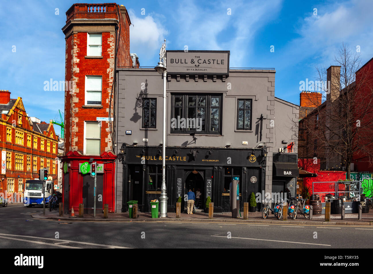 Dublin, Irlande - mars 2019. Dublin célèbre's pubs à la veille de la Saint Patrick à Dublin Banque D'Images