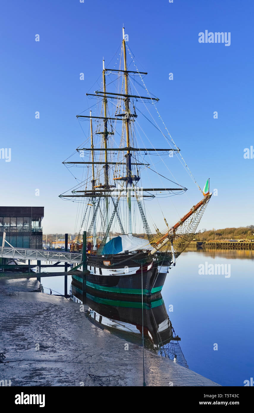 L'Irlande, le comté de Wexford, New Ross, Dunbrody Famine Ship qui est une reproduction d'un navire d'émigrants irlandais de 1840. Banque D'Images