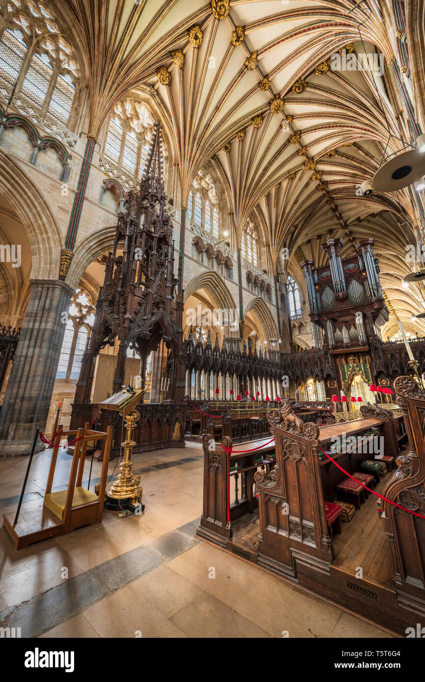 L'intérieur de l'église cathédrale de Saint Pierre, un chef d'oeuvre médiéval mieux connu sous le nom de cathédrale d'Exeter, à la dame avec sa chapelle à l'imp Banque D'Images