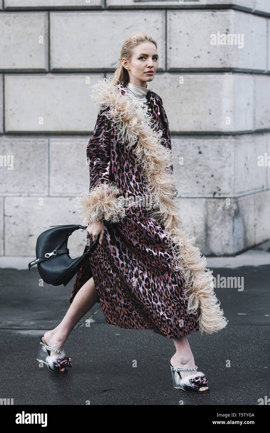 Paris, France - 5 mars 2019 - Street Style : Leonie Hanne avant un défilé de mode pendant la Fashion Week de Paris - PFWFW19 Banque D'Images