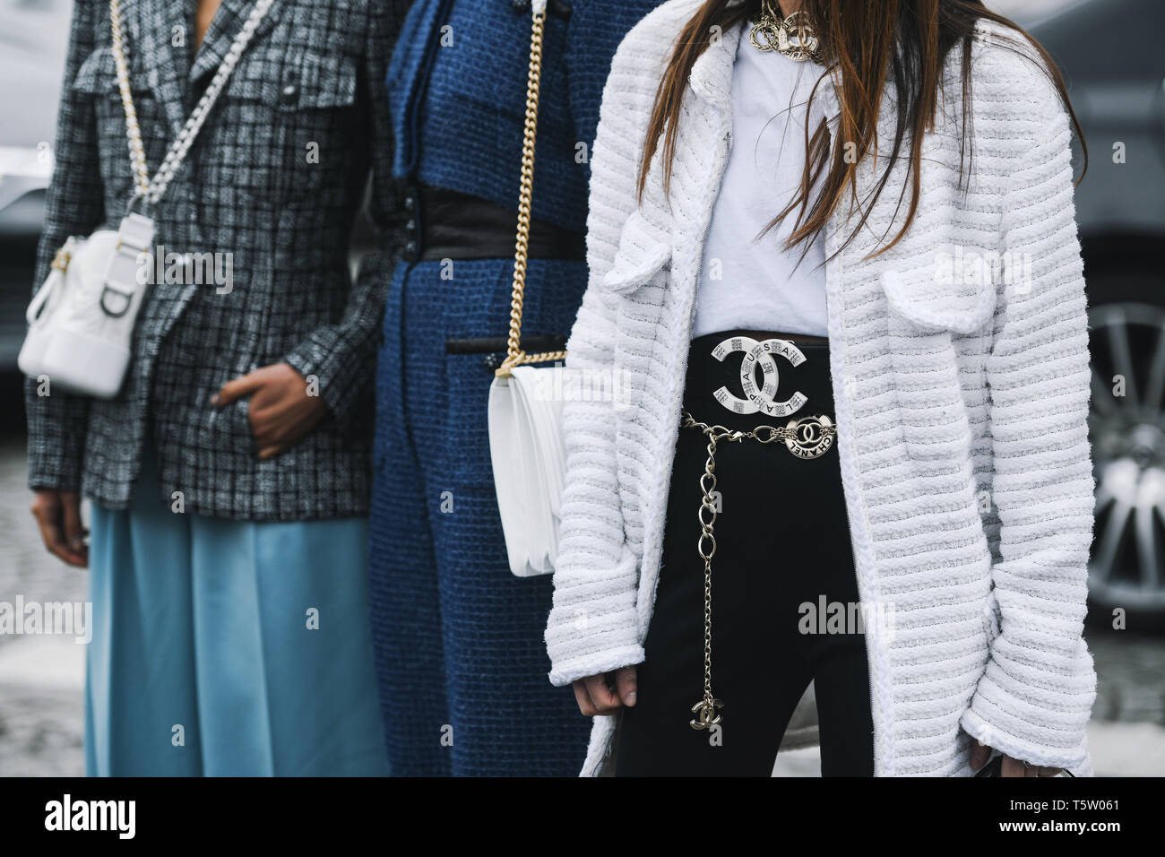 Paris, France - le 5 mars 2019 : Street style outfit - Loulou De Saison avant un défilé de mode pendant la Fashion Week de Paris - PFWFW19 Banque D'Images