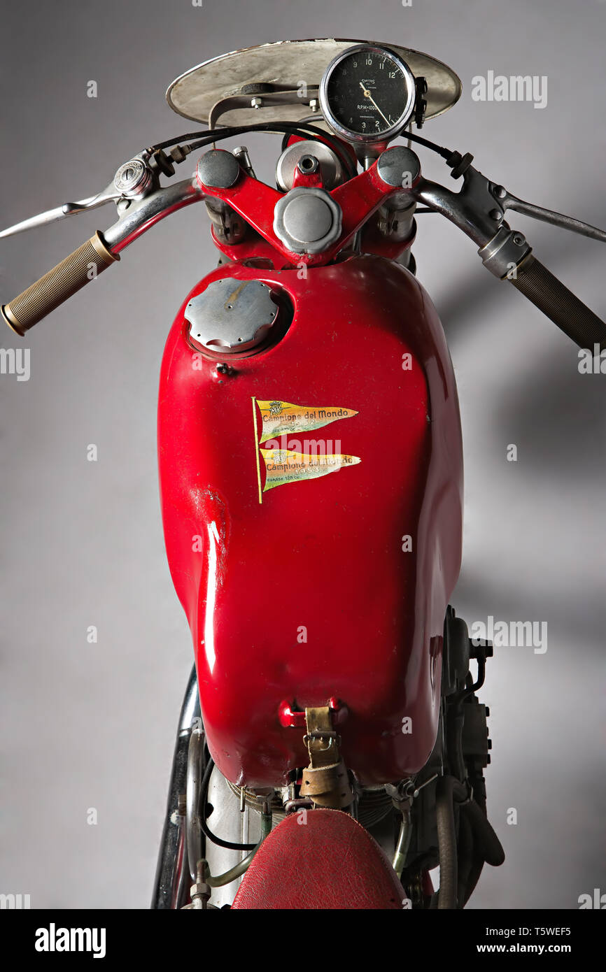 Moto d'epoca MV Agusta 125 Monoalbero Corsa Marca : MV Agusta modello : 125 Monoalbero nazione Corsa : Italia - Schiranna (VA) : anno 1954 con Banque D'Images