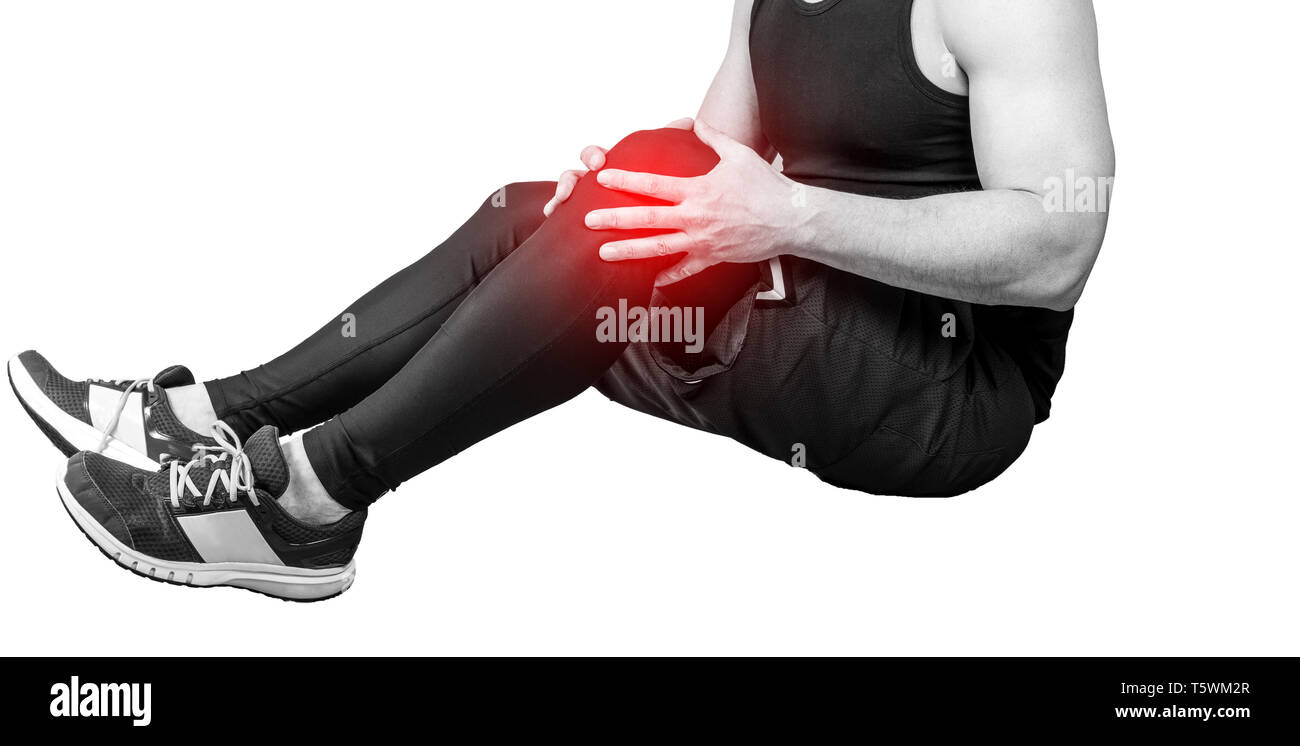 Homme Muscle tient son genou blessé isolé sur fond blanc. La couleur rouge est la douleur Banque D'Images