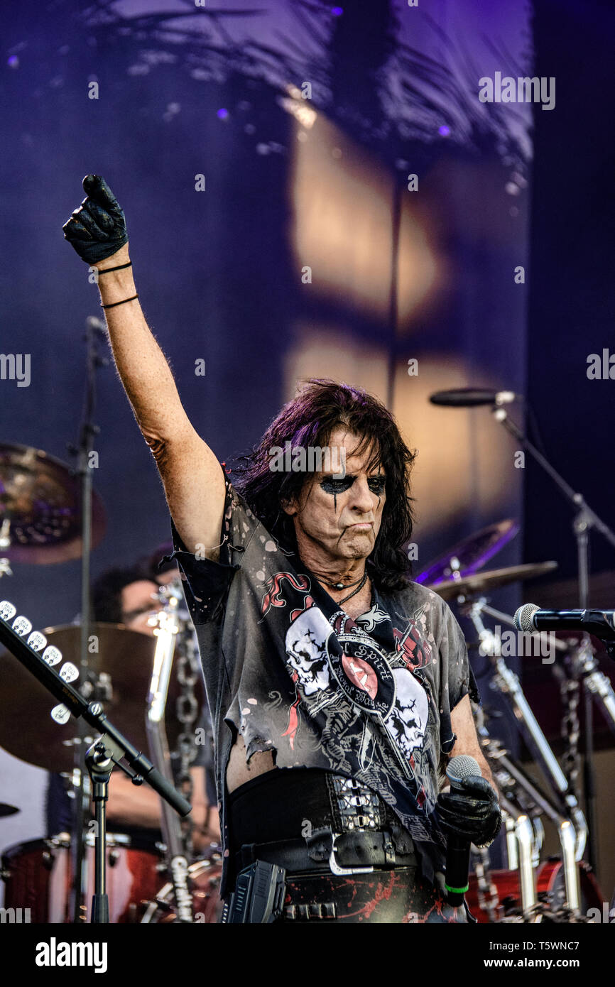 Alice Cooper avec son groupe jouant à Stockholm troisième de juillet 2015 au parc d'attractions Gröna Lund. Banque D'Images