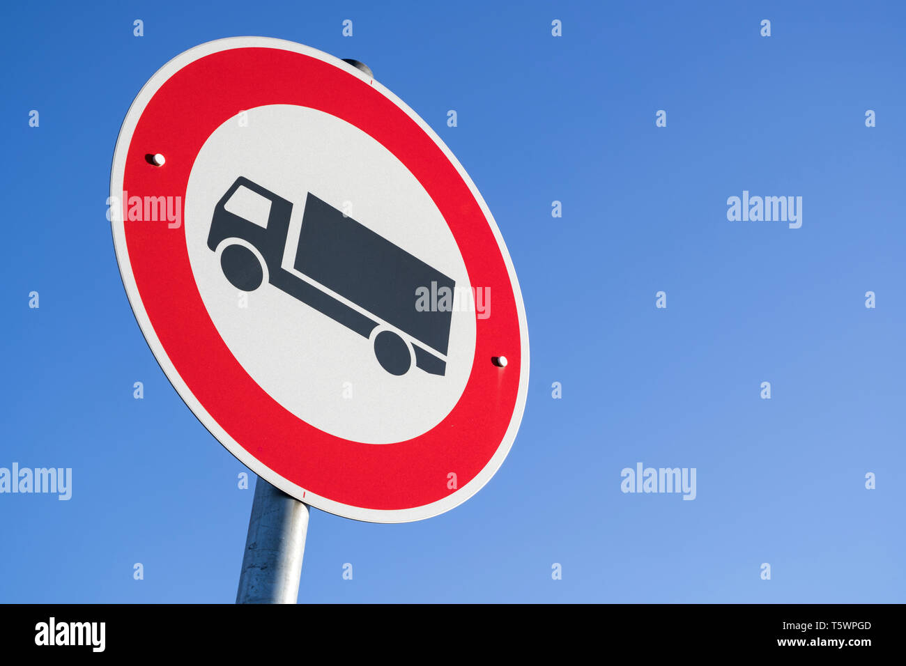 German road sign : pas de camion permis Banque D'Images