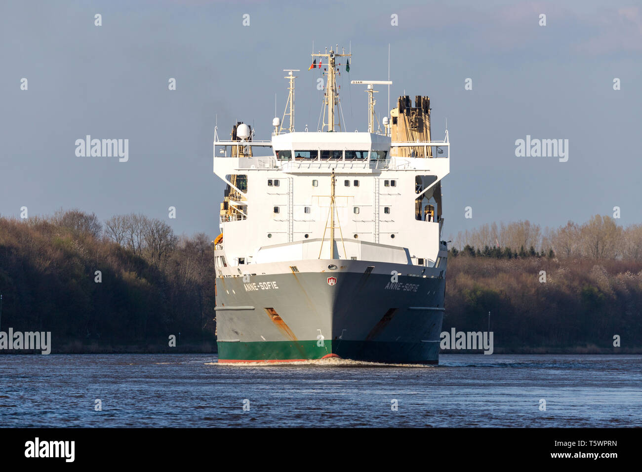 ANNE-SOFIE dans le canal de Kiel. SAL Heavy Lift est l'un des principaux transporteurs spécialisés dans le transport maritime de fret et de projet de transport lourd. Banque D'Images