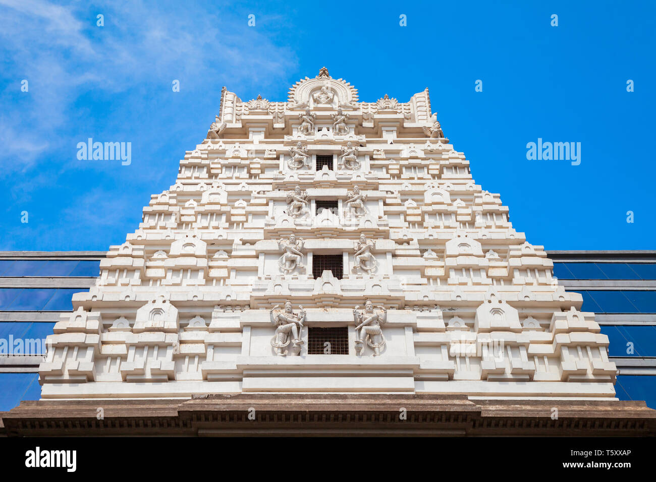 Sri Radha Krishna Temple est situé à Bangalore en Inde, l'un des plus grands temples ISKCON dans le monde Banque D'Images