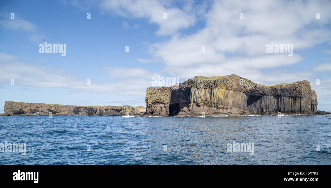 Les colonnes de basalte à la Grotte de Fingal, sur l'île de Staffa dans les Hébrides intérieures, Argyll and Bute, Ecosse, Royaume-Uni Banque D'Images