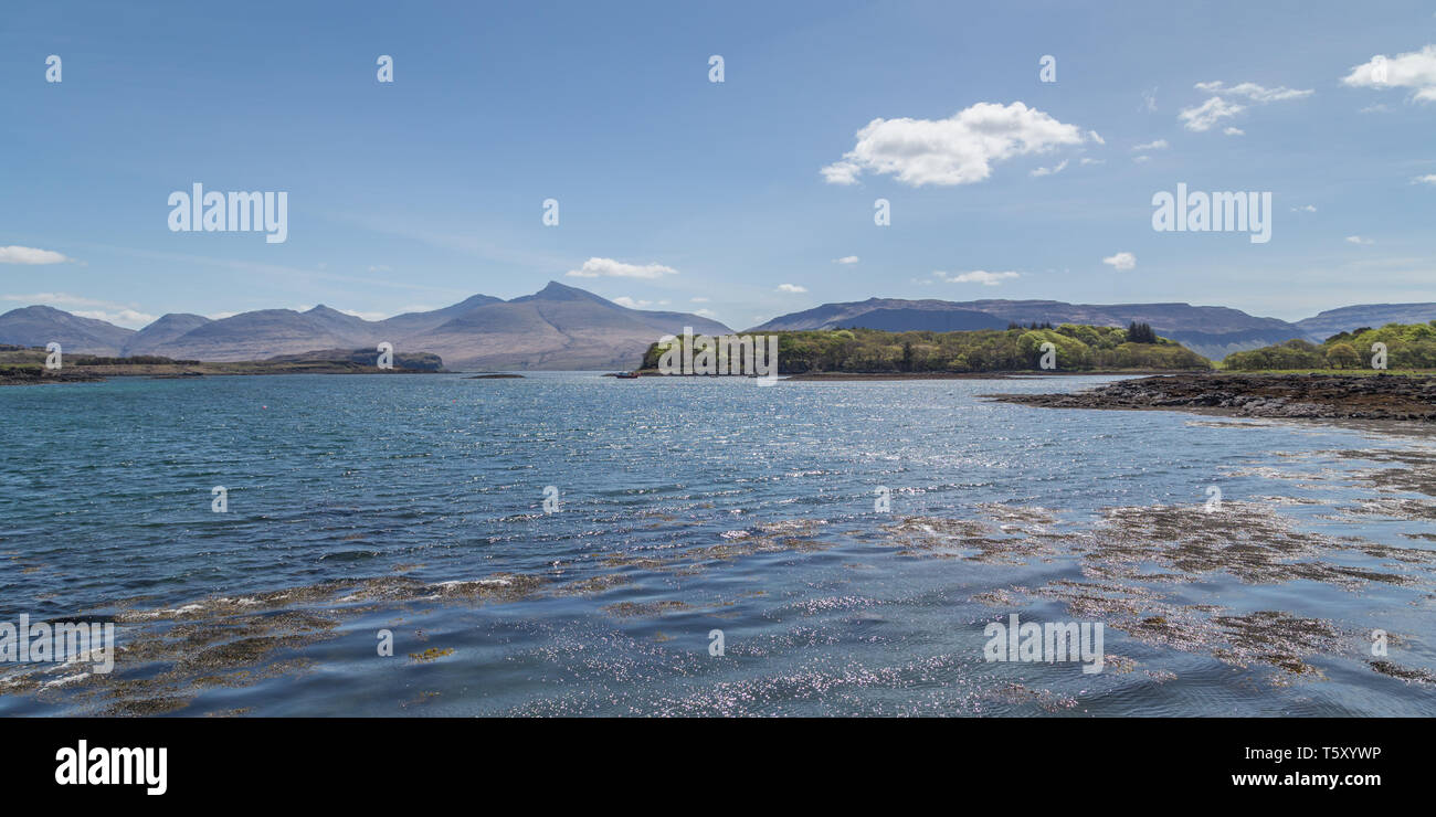 Recherche à travers le son de l'Ulva depuis l'île d'Ulva à l'Isle of Mull, ARGYLL & BUTE, les Hébrides intérieures, Ecosse, Royaume-Uni Banque D'Images