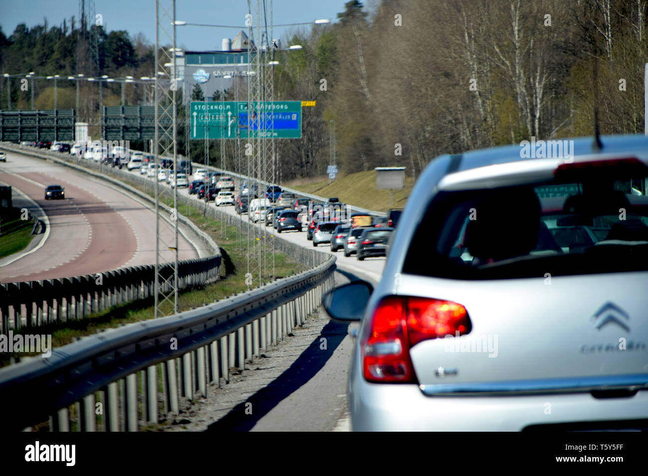 Confiture de trafic sur l'autoroute à Stockholm Banque D'Images