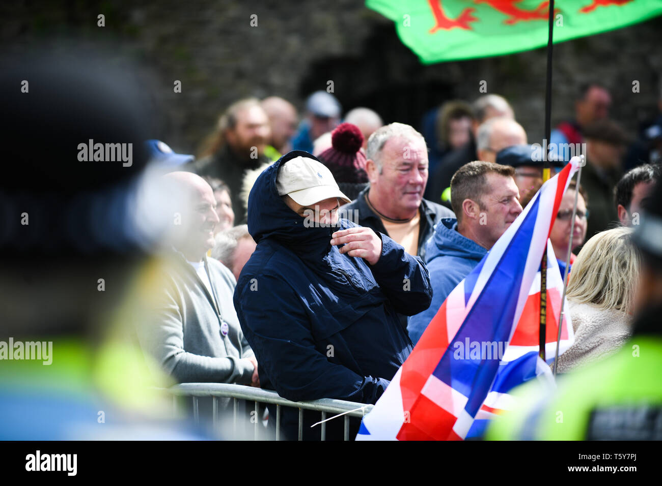 Swansea, Pays de Galles, Royaume-Uni. Samedi 27 avril 2019. Pro-Brexit partisans du parti politique, le Mouvement pour la Grande-Bretagne sont illustrés lors d'une manifestation à Swansea, Pays de Galles du sud. Le groupe a pris de la rue de la ville pour exprimer leur frustration face à la position des gouvernements britanniques sur Brexit. Crédit photo : Robert Melen/Alamy Live News Banque D'Images