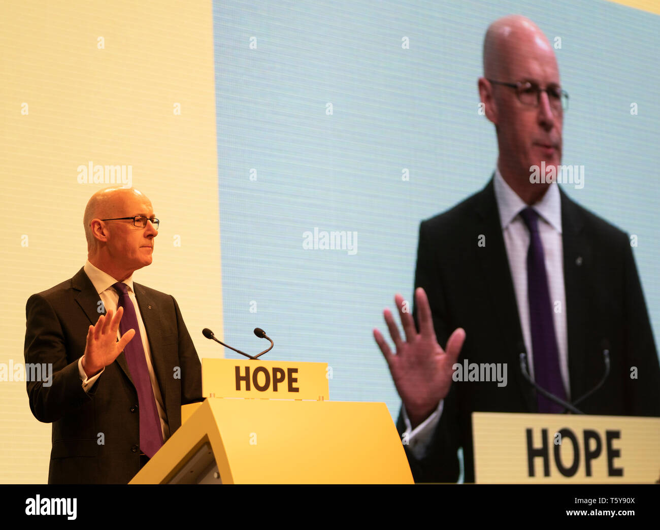 Edinburgh, Ecosse, Royaume-Uni. 27 avril, 2019. Parti national écossais (SNP) Conférence de printemps a lieu à l'EICC ( Centre de conférences internationales) à Édimbourg. Sur la photo ; vice-premier ministre John Swinney répond aux délégués à la conférence Crédit : Iain Masterton/Alamy Live News Banque D'Images