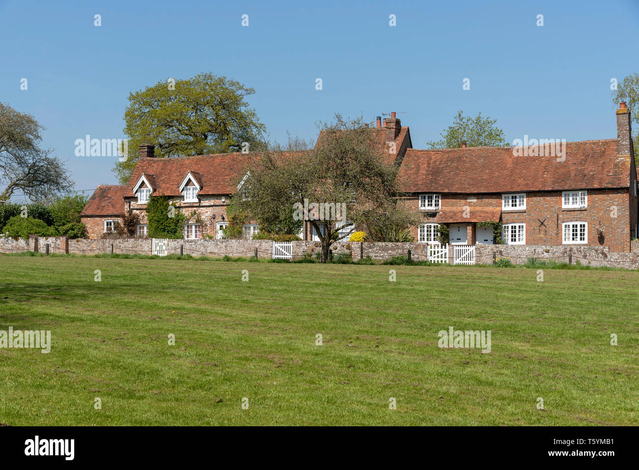 La Lee près de Hughenden, Buckinghamshire, Angleterre, Royaume-Uni, un petit village aux cottages autour d'un vert dans la région de Chilterns Bucks. Banque D'Images