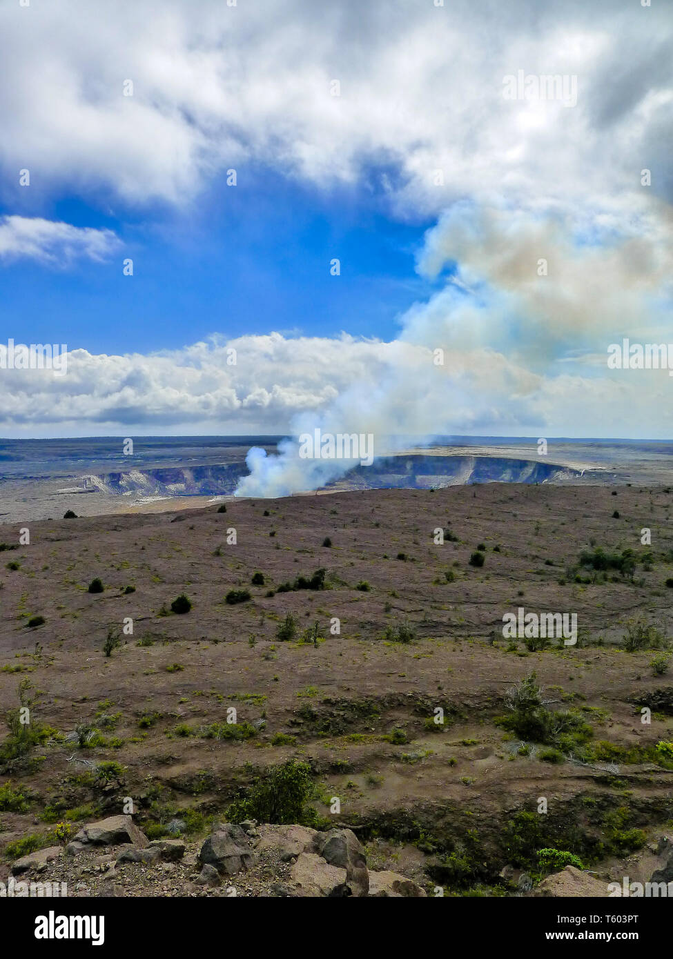 Teneur en soufre de la fumée sortir d'un cratère sur le Mauna Kea, Hawaii Banque D'Images