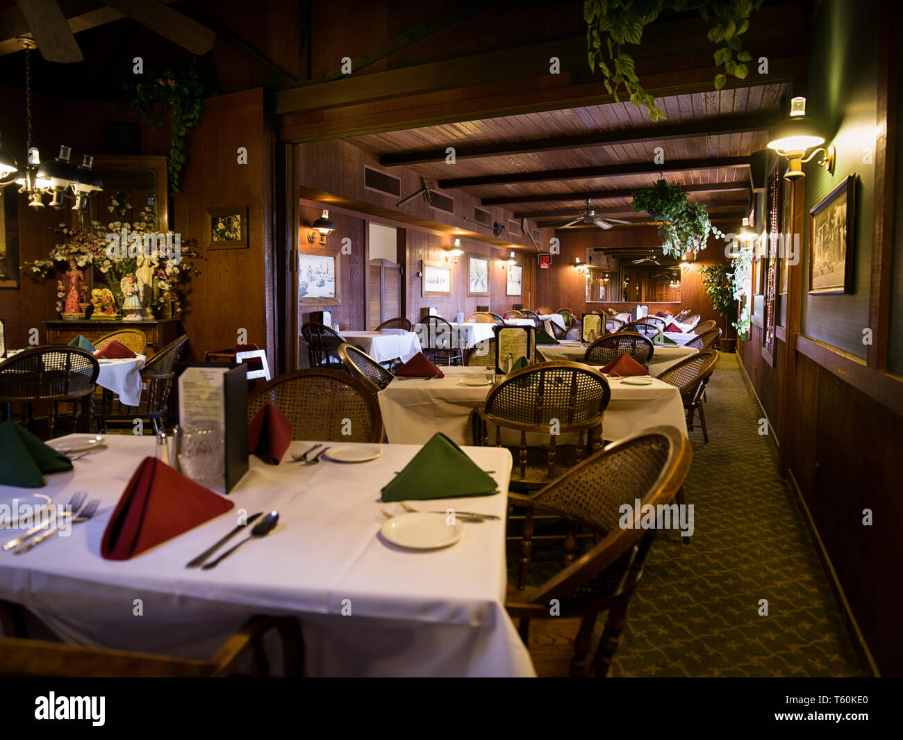 Restaurant rustique salle à manger sans personne Banque D'Images