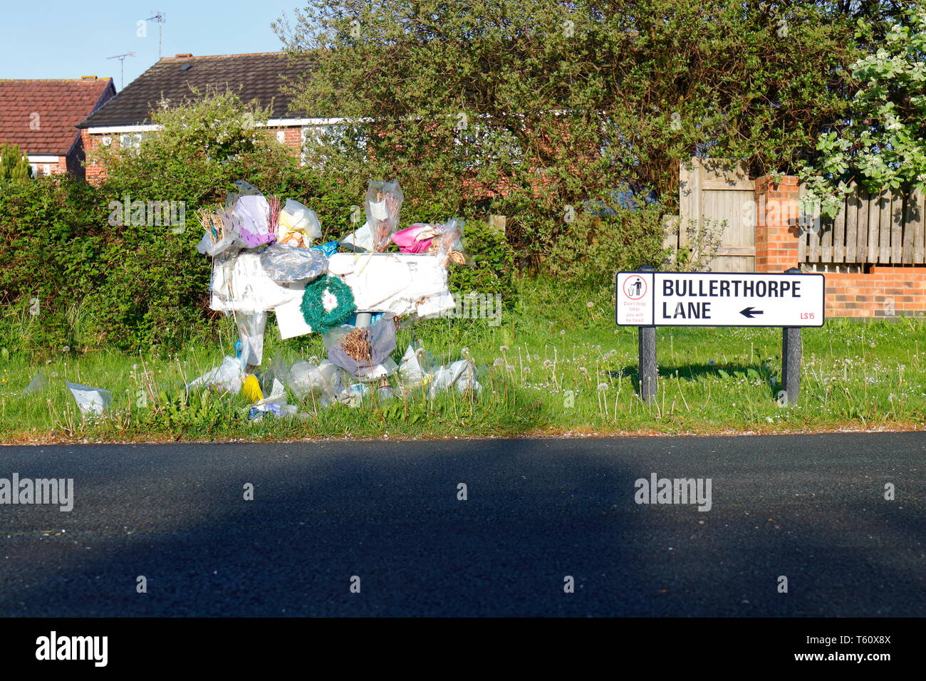 Bullerthorpe entre voie Colton & Swillington à Leeds, est un célèbre route qui est connue pour son taux élevé d'accidents, avec de nombreuses victimes. Banque D'Images