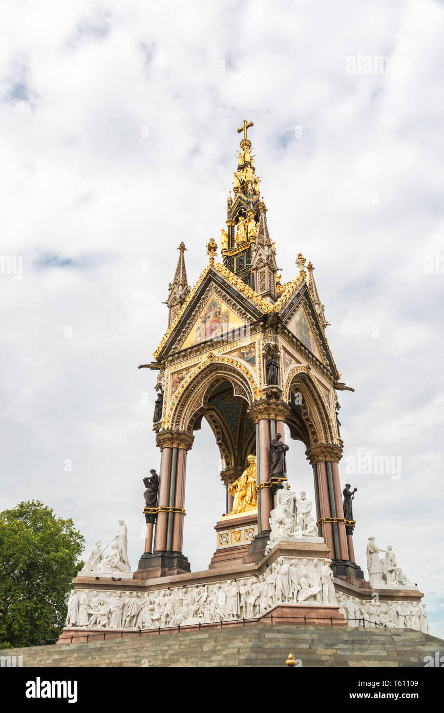 Albert Memorial, Les Jardins de Kensington, , en face du Royal Albert Hall (Londres, Angleterre) Banque D'Images