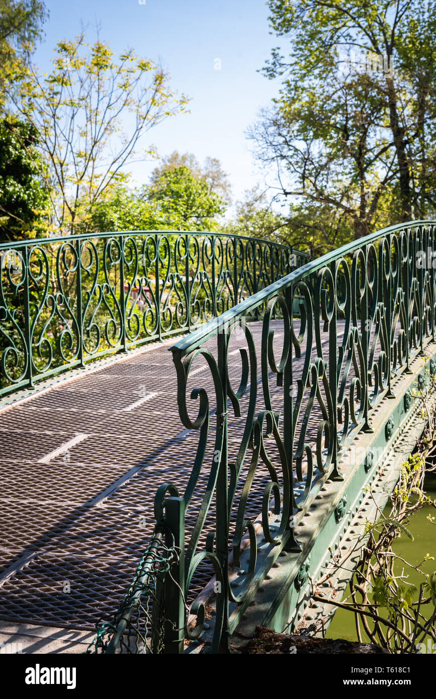 L'accès par le pont au jardin public à Bordeaux Lac Banque D'Images