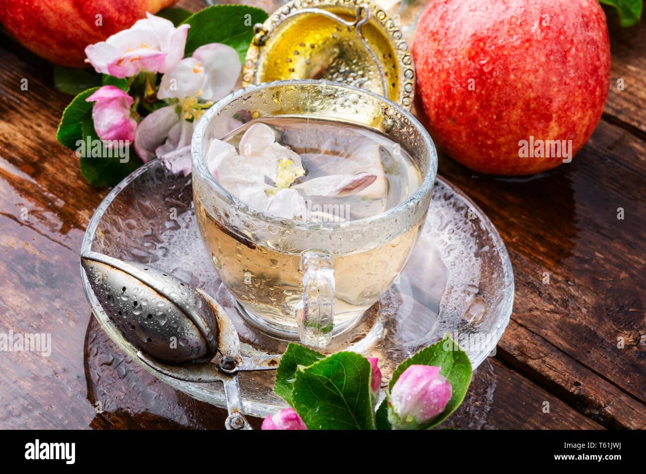 Tasse de thé avec saveur de pomme.Apple plateau Banque D'Images