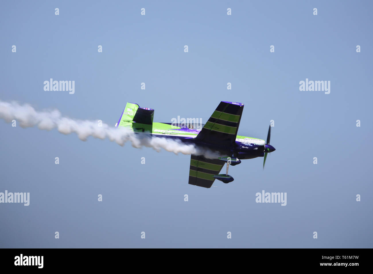 Gary Ward vole un MX2 au cours de la MCM 2019 Spectacle aérien de Beaufort le 27 avril. MCAS Beaufort héberge l'air show afin de rassembler la collectivité et démontrer l'Aviation du Corps des Marines des États-Unis et de l'élément de combat air-sol marin des capacités du groupe de travail. (U.S. Marine Corps photo par le Sgt. Brittney Vella) Banque D'Images