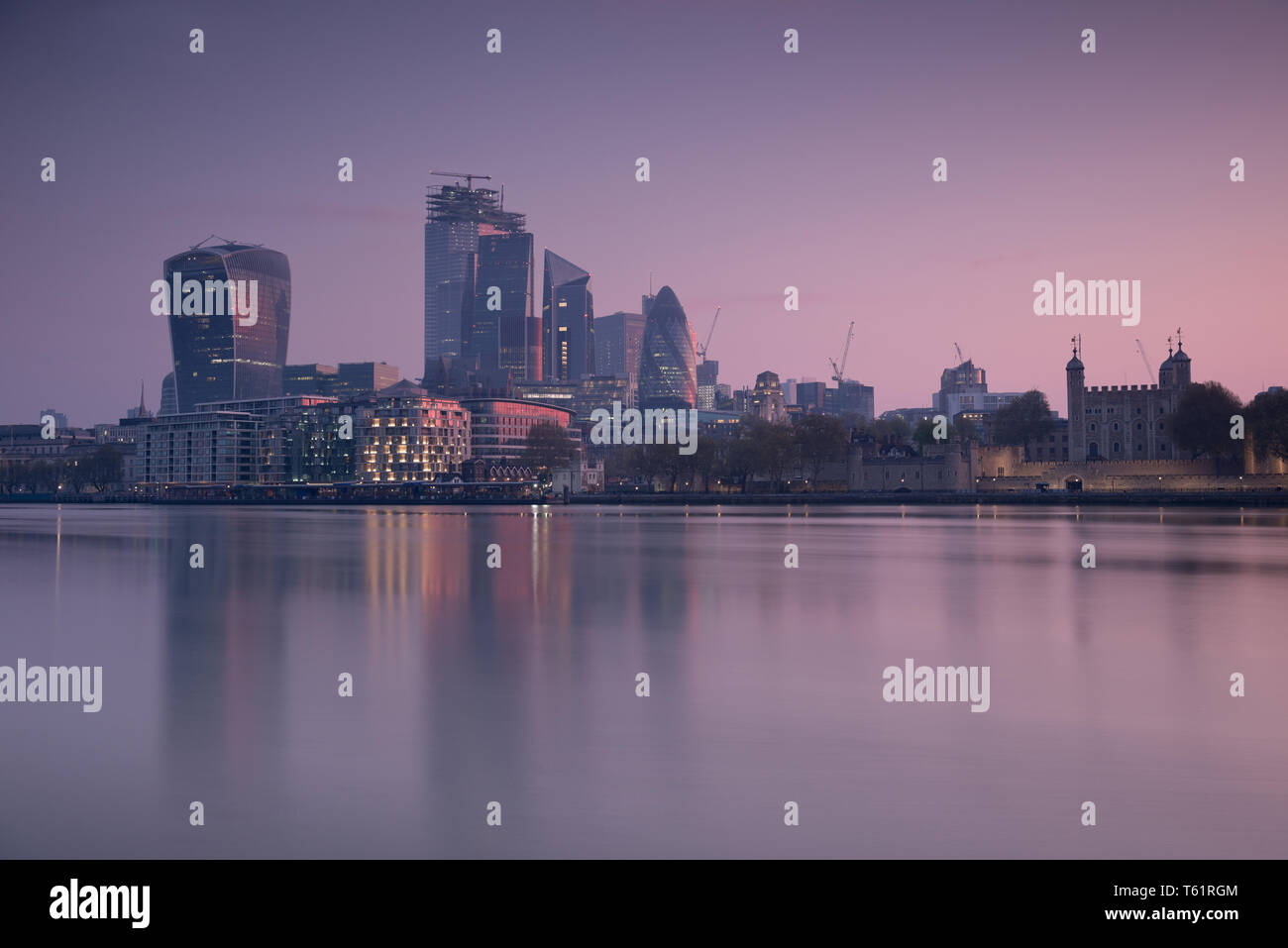 Toits de Londres à un lever de soleil , Angleterre Banque D'Images