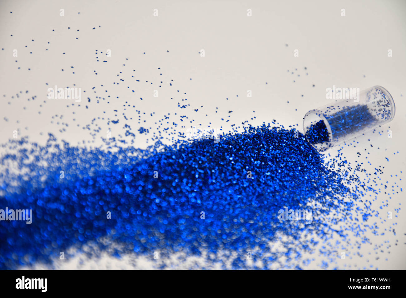 Fond Bleu Paillette Paillettes Tissu Dans Des Tons Lumineux Tissu De La Mode Des Paillettes Glitter Photo Stock Alamy