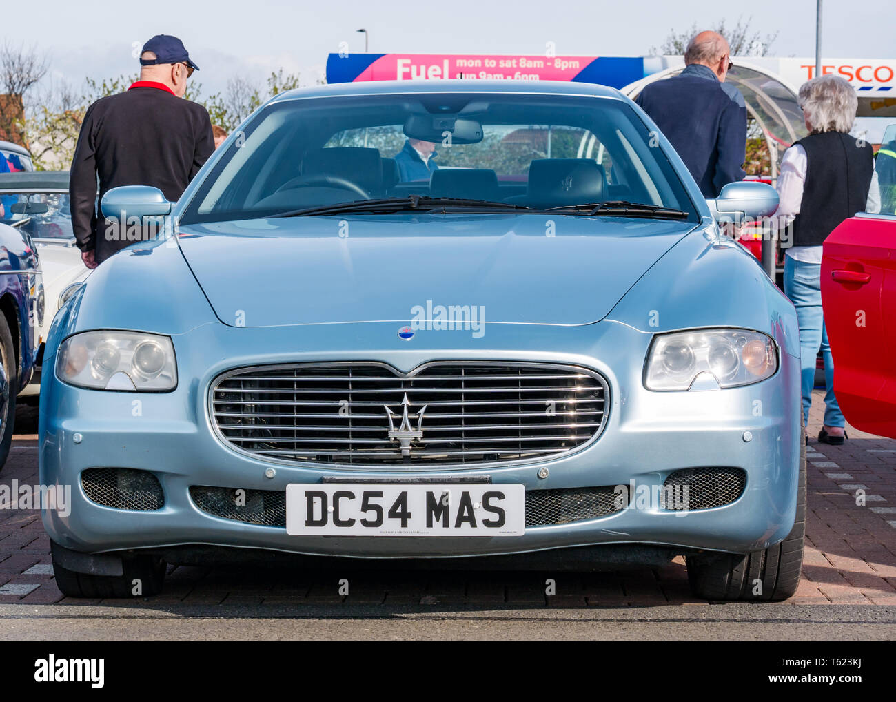 East Lothian, UK. 28 avril 2019. Voiture Classique Tour : North Berwick Rotary Club organise son 3ème rallye avec 65 voitures inscrites. La voiture parcours est de East Lothian et retourner par le Scottish Borders, la collecte de fonds pour les organismes de bienfaisance locaux. Les voitures se réunissent à North Berwick avant de démarrer. Une voiture de sport Maserati Quattroporte 2004 Banque D'Images
