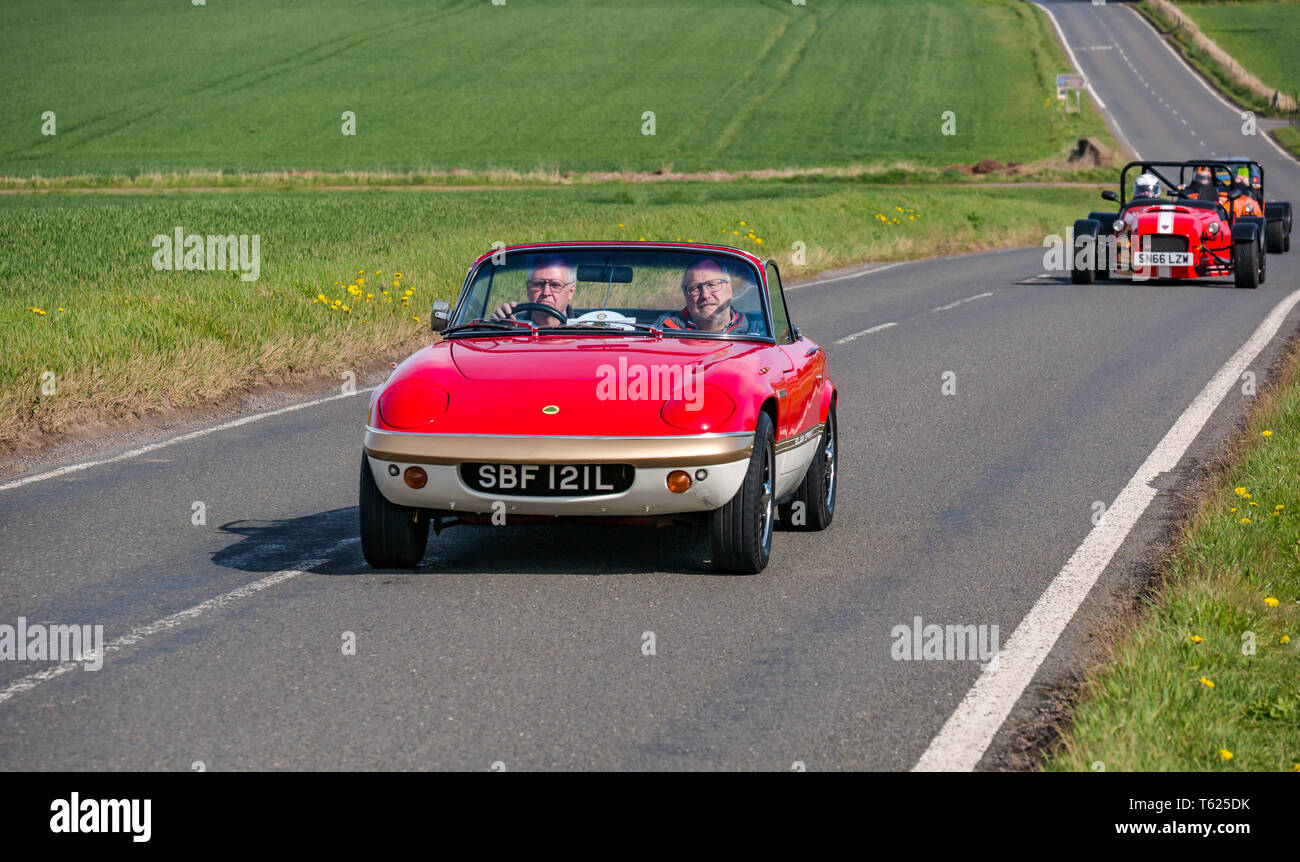 East Lothian, UK. 28 avril 2019. Voiture Classique Tour : North Berwick Rotary Club organise son 3ème rallye avec 65 voitures inscrites. La voiture parcours est de East Lothian et retourner par le Scottish Borders, la collecte de fonds pour les organismes de bienfaisance locaux. 1972 Lotus Elan Sprint une voiture sport décapotable Banque D'Images