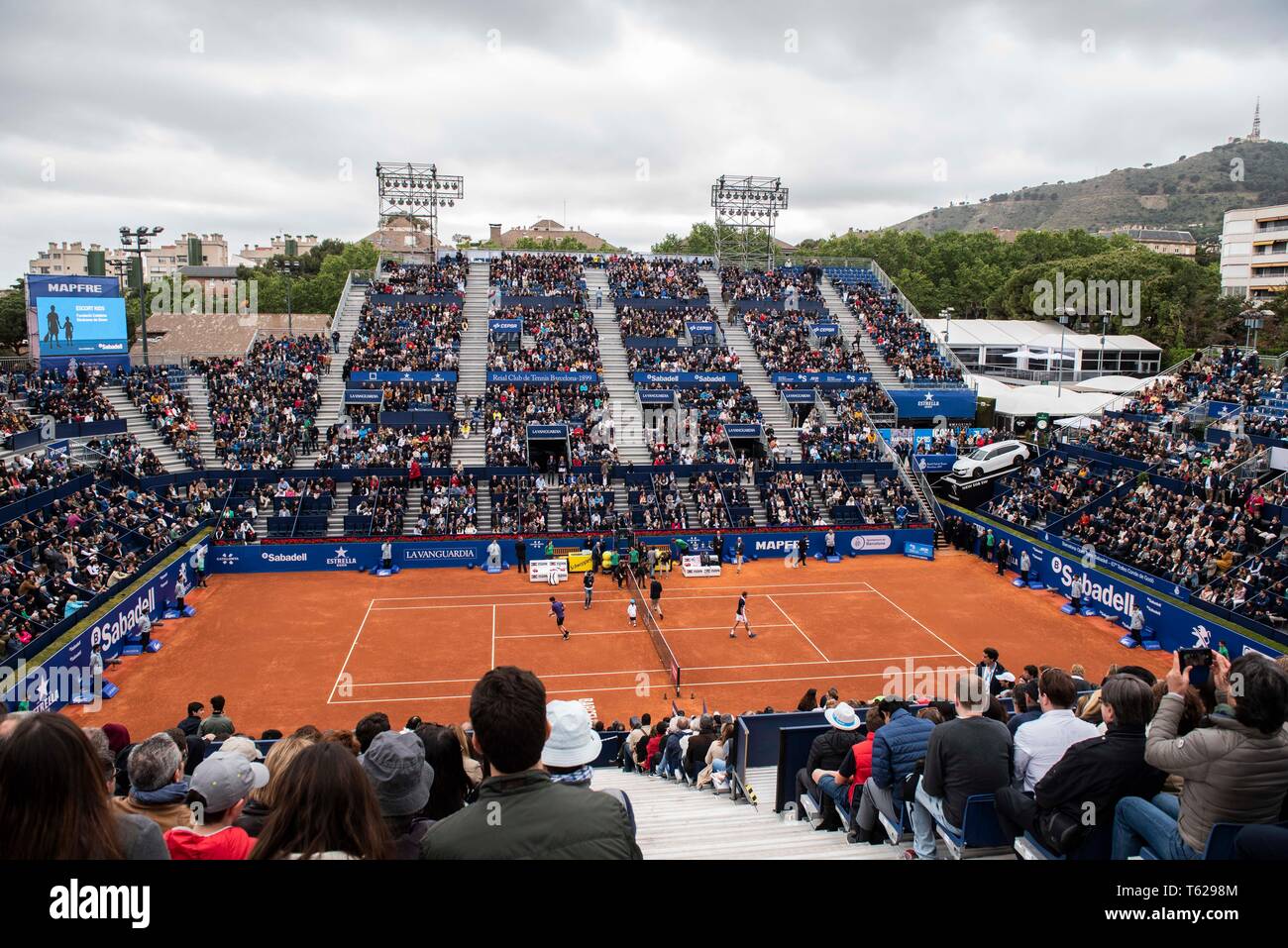 Real Club de Tenis, Barcelone, Espagne. Apr 28, 2019. ATP 500, Barcelone  Open Banc Sabadell, Mens Dominic Thiem finale (Aut) et Daniil Medvedev  (RUS) au jour 7 ; vue générale de Rafa