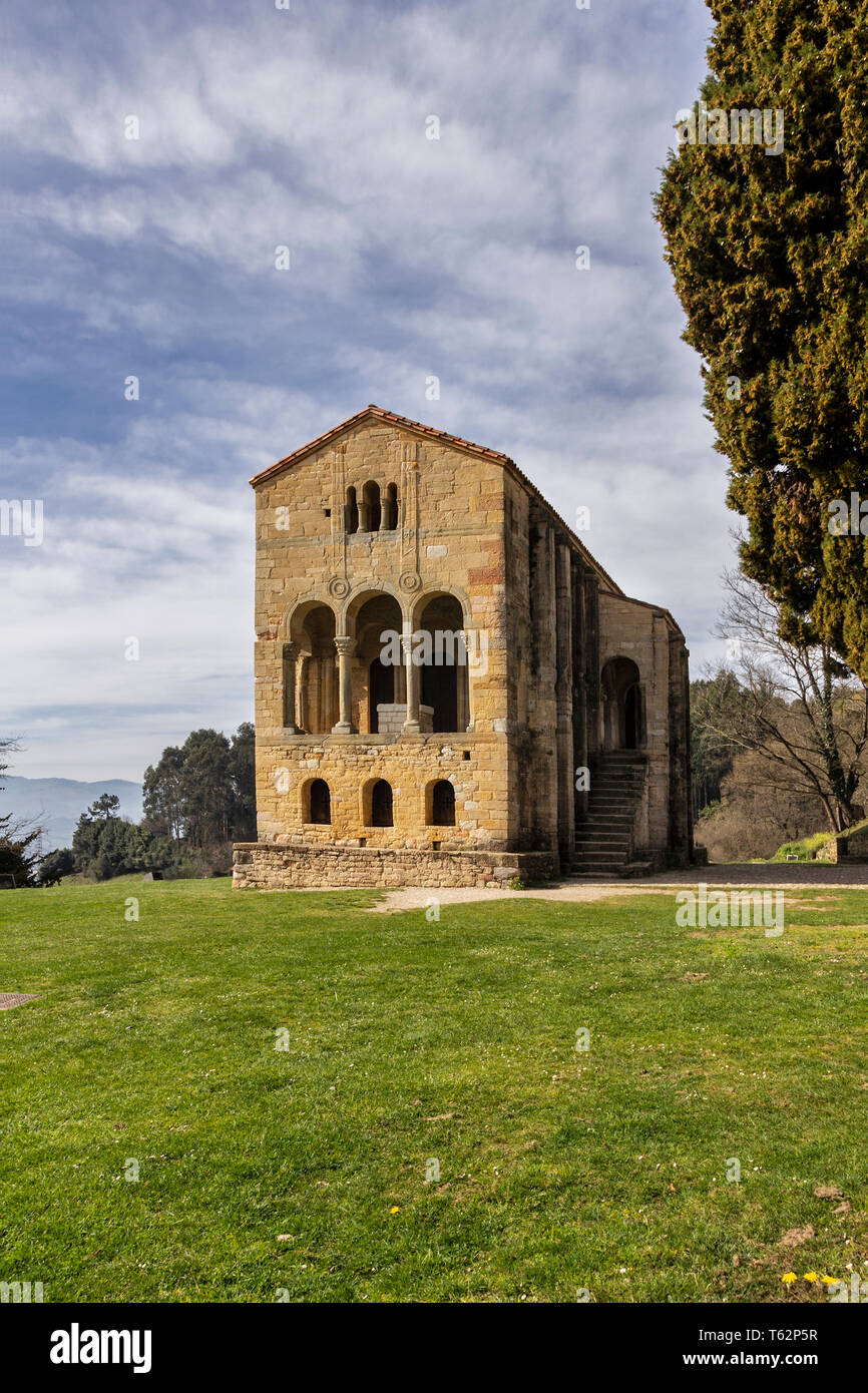 Vue de Santa María del Naranco en Asturies (Espagne) Banque D'Images