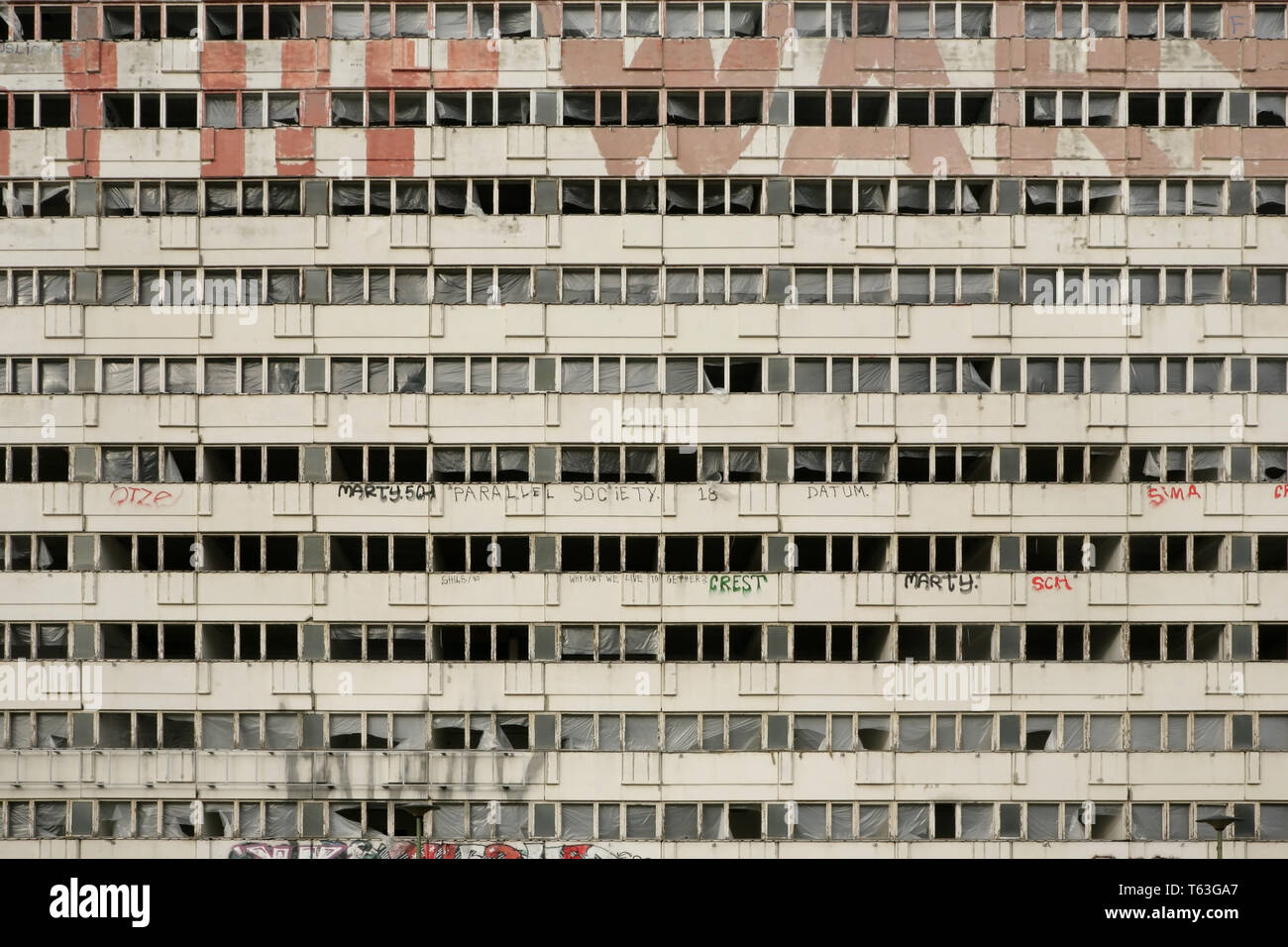 Abandonnés et des tours d'immeuble désaffecté, est de Berlin, Allemagne. Banque D'Images