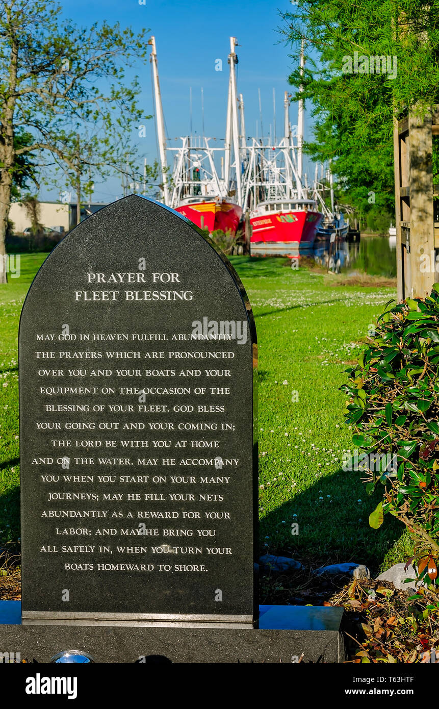 Une plaque est une bénédiction pour les crevettiers, le 20 avril 2014, à Bayou La Batre, Alabama. Banque D'Images