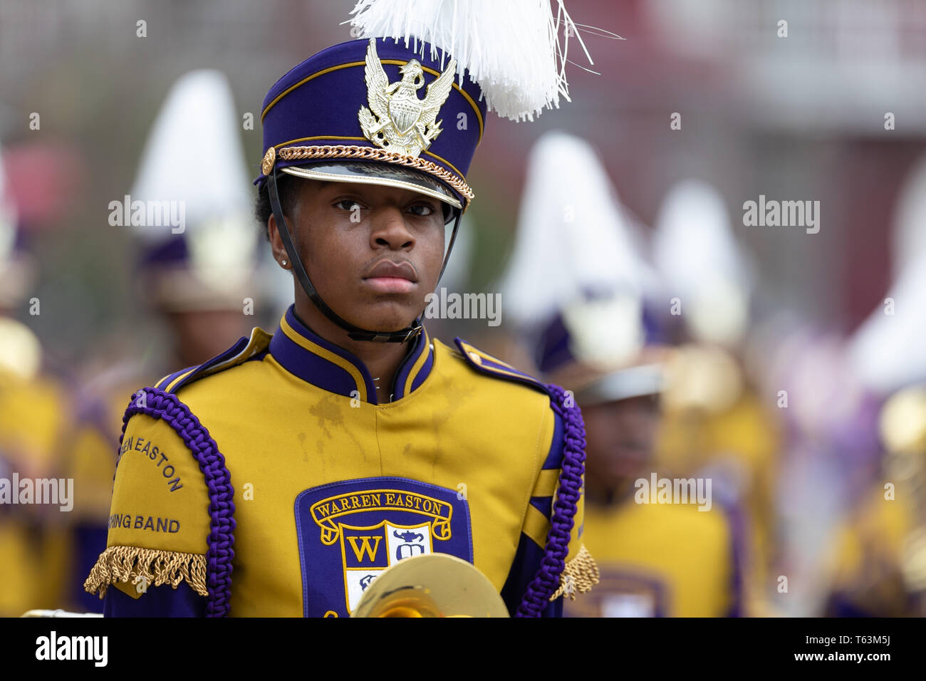 La Nouvelle-Orléans, Louisiane, Etats-Unis - le 23 février 2019 : Mardi Gras Parade, le Warren Eastos Charter High School Marching Band, effectuant à la parade Banque D'Images
