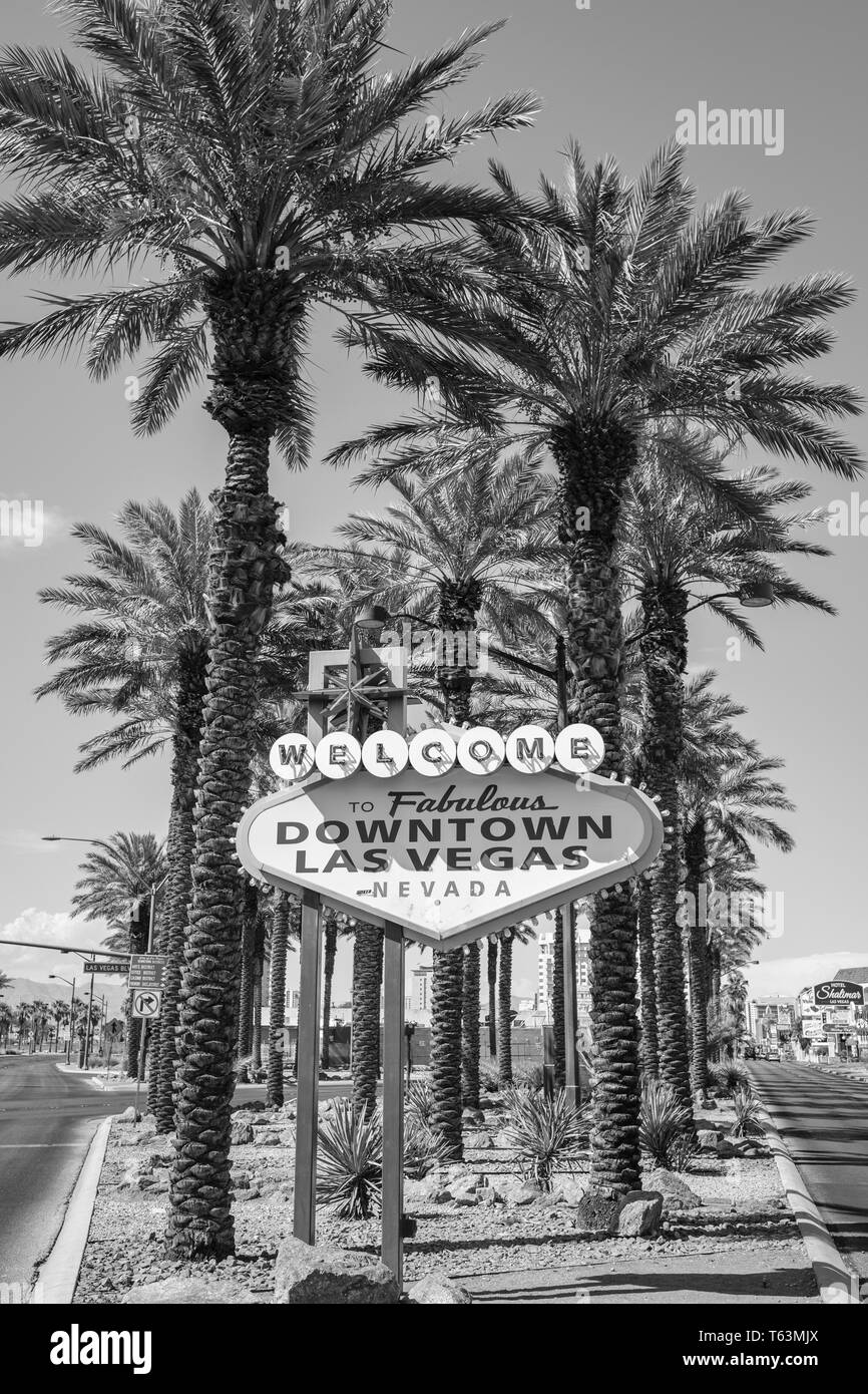 Welcome to Fabulous emblématique Centre-ville de Las Vegas en néon de Las Vegas, Nevada, USA en noir et blanc Banque D'Images