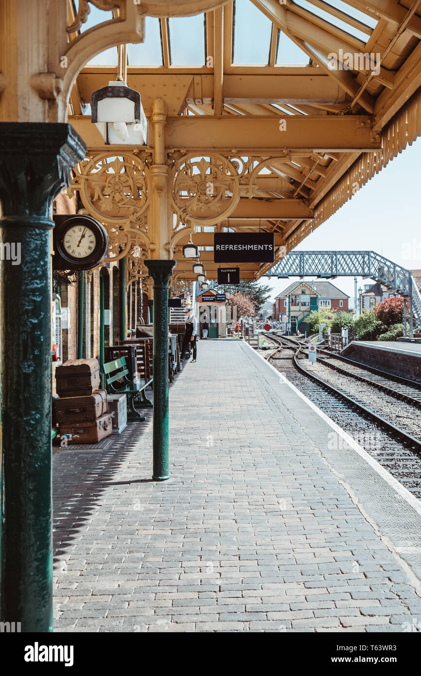 Sheringham, UK - 21 Avril 2019 : Vue de la plate-forme rétro et les installations à Sheringham gare. Sheringham est une ville balnéaire dans le t Banque D'Images