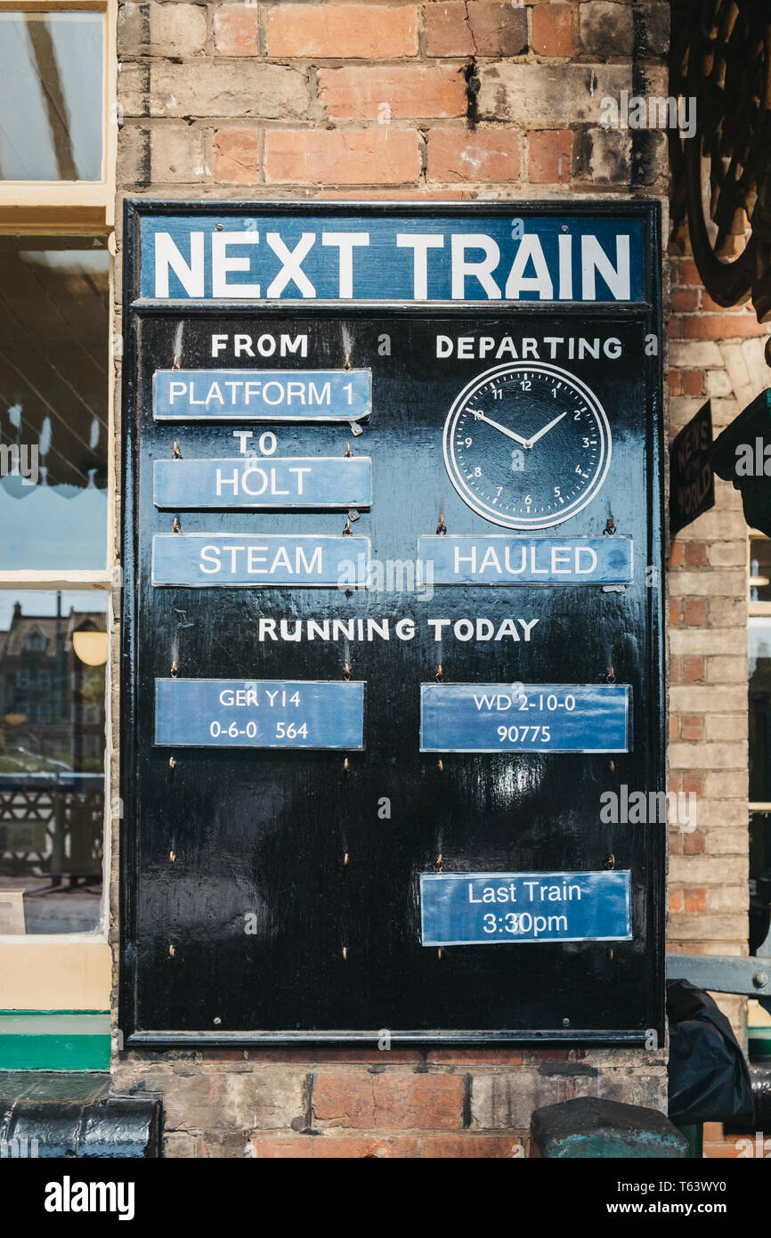 Sheringham, UK - 21 Avril 2019 : Premier train d'annonce en ligne Le coquelicot, également connu sous le nom de North Norfolk Railway, un chemin de fer à vapeur du patrimoine t Banque D'Images