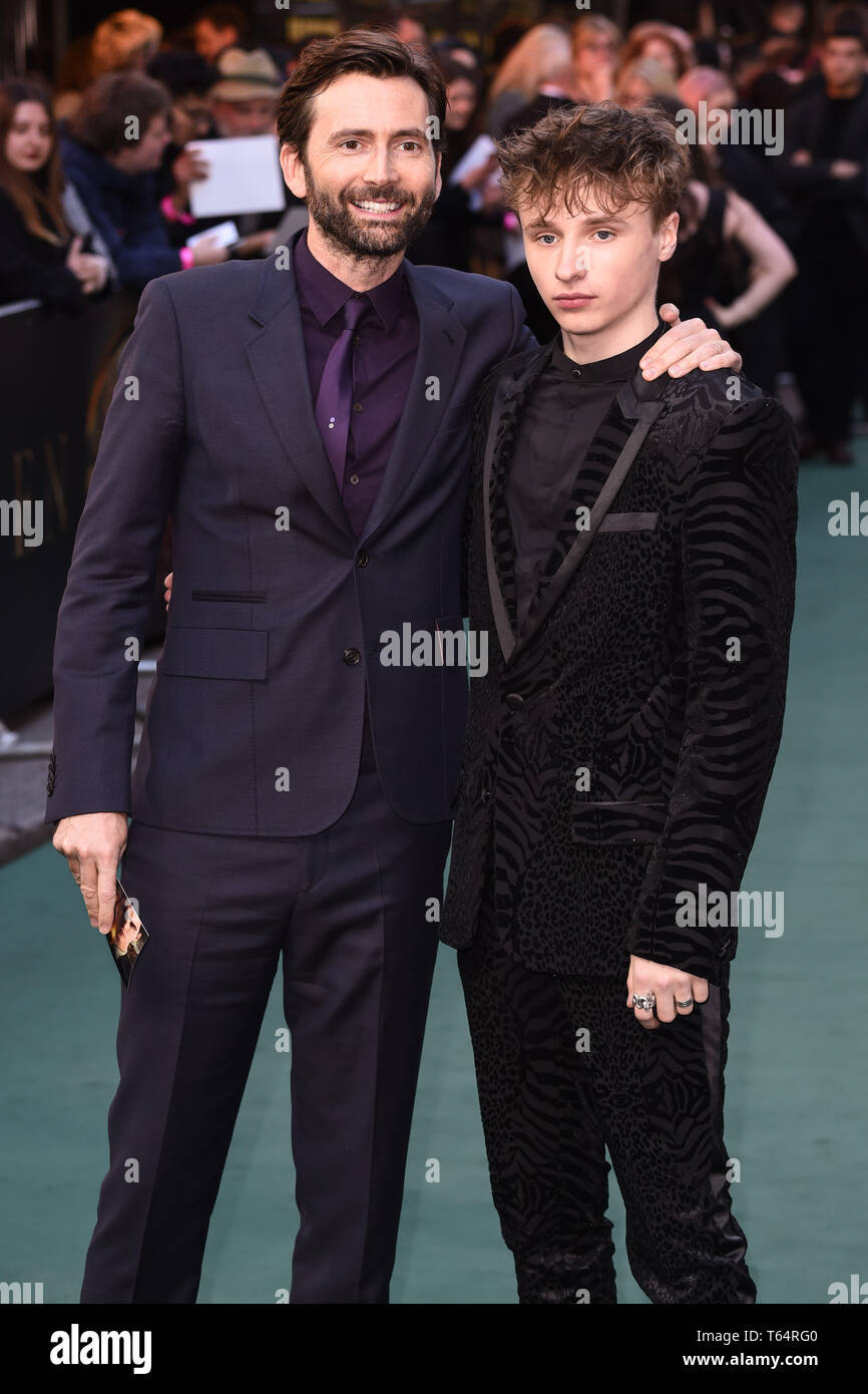 Londres, Royaume-Uni. Apr 29, 2019. Londres, Royaume-Uni. 29 avril 2019 : David Tennant & fils, Ty Tennant arrivant pour la "tolkien" première mondiale au Curzon Mayfair, Londres. Photo : Steve Sav/Featureflash Crédit : Paul Smith/Alamy Live News Banque D'Images