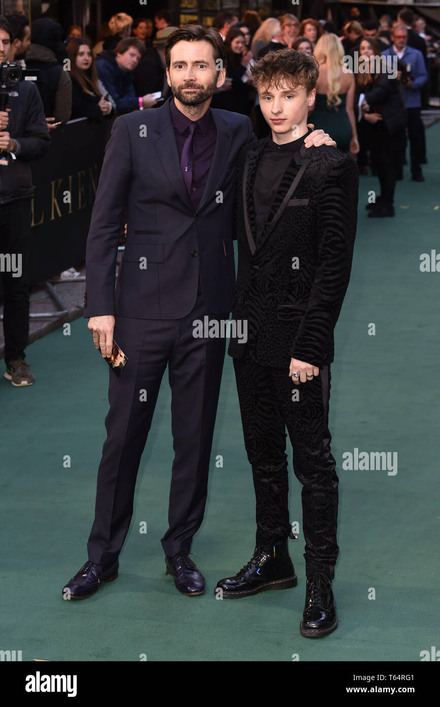 Londres, Royaume-Uni. Apr 29, 2019. Londres, Royaume-Uni. 29 avril 2019 : David Tennant & fils, Ty Tennant arrivant pour la "tolkien" première mondiale au Curzon Mayfair, Londres. Photo : Steve Sav/Featureflash Crédit : Paul Smith/Alamy Live News Banque D'Images