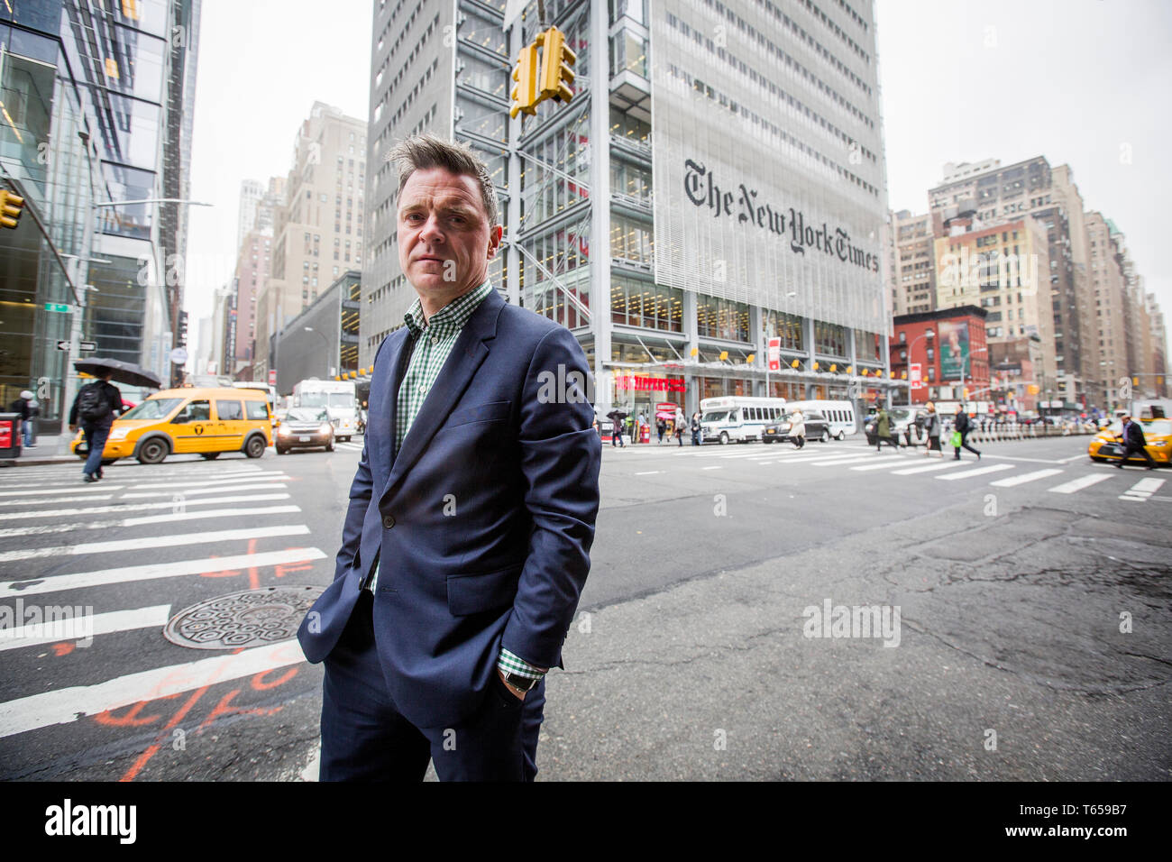 Rédacteur en chef Espen Egil Hansen au journal norvégien Aftenposten (l'Evening Post) visite le New York Times Building à New York. L'Aftenposten est reconnue pour lutter contre Facebook après la publication d'une pleine page de critiquer la société de médias sociaux pour censurer la célèbre image de Phan Thi Kim Phuc, aussi connu sous le napalm Girl. Espen Egil Hansen claqua Mark Zuckerberg pour une perception de l'abus de pouvoir, appelant le PDG de Facebook "l'éditeur le plus puissant au monde." Banque D'Images