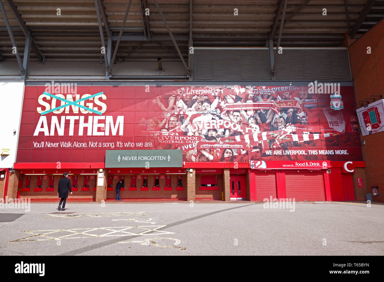 Billetterie à l'entrée du stade de football de Liverpool Kop Banque D'Images