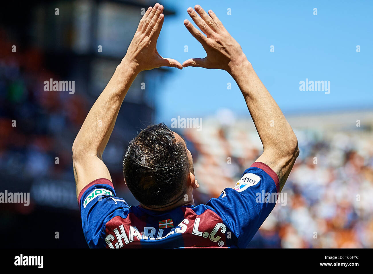 Valence, Espagne - AVRIL 28 : Charles Dias de Oliveira de SD Eibar célèbre après avoir marqué son premier but lors du match de la Liga entre Valence CF et SD Eibar au stade Mestalla le 28 avril 2019 à Valence, en Espagne. (Photo de David Aliaga/MO Media) Banque D'Images