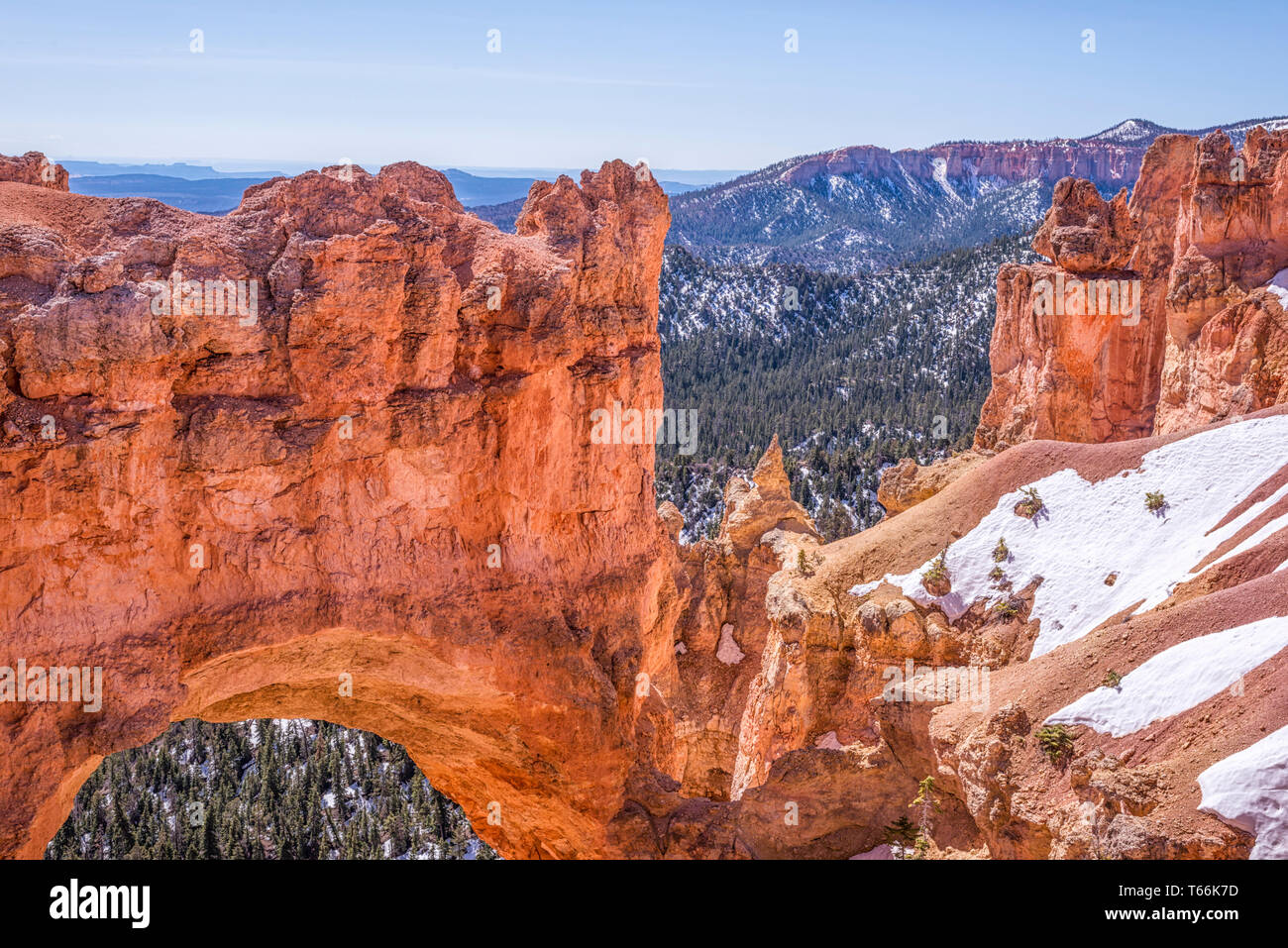 Le pont naturel formation rocheuse. Bryce Canyon National Park, Utah, USA. Banque D'Images