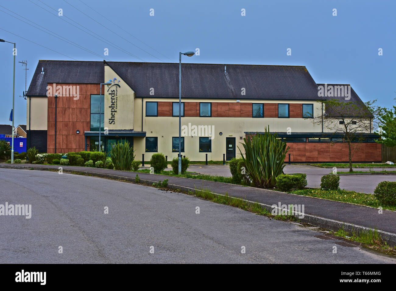 La pratique vétérinaire moderne connu sous le nom de bergers Veterinary Hospital, situé dans la région de Brackla Bridgend. Banque D'Images