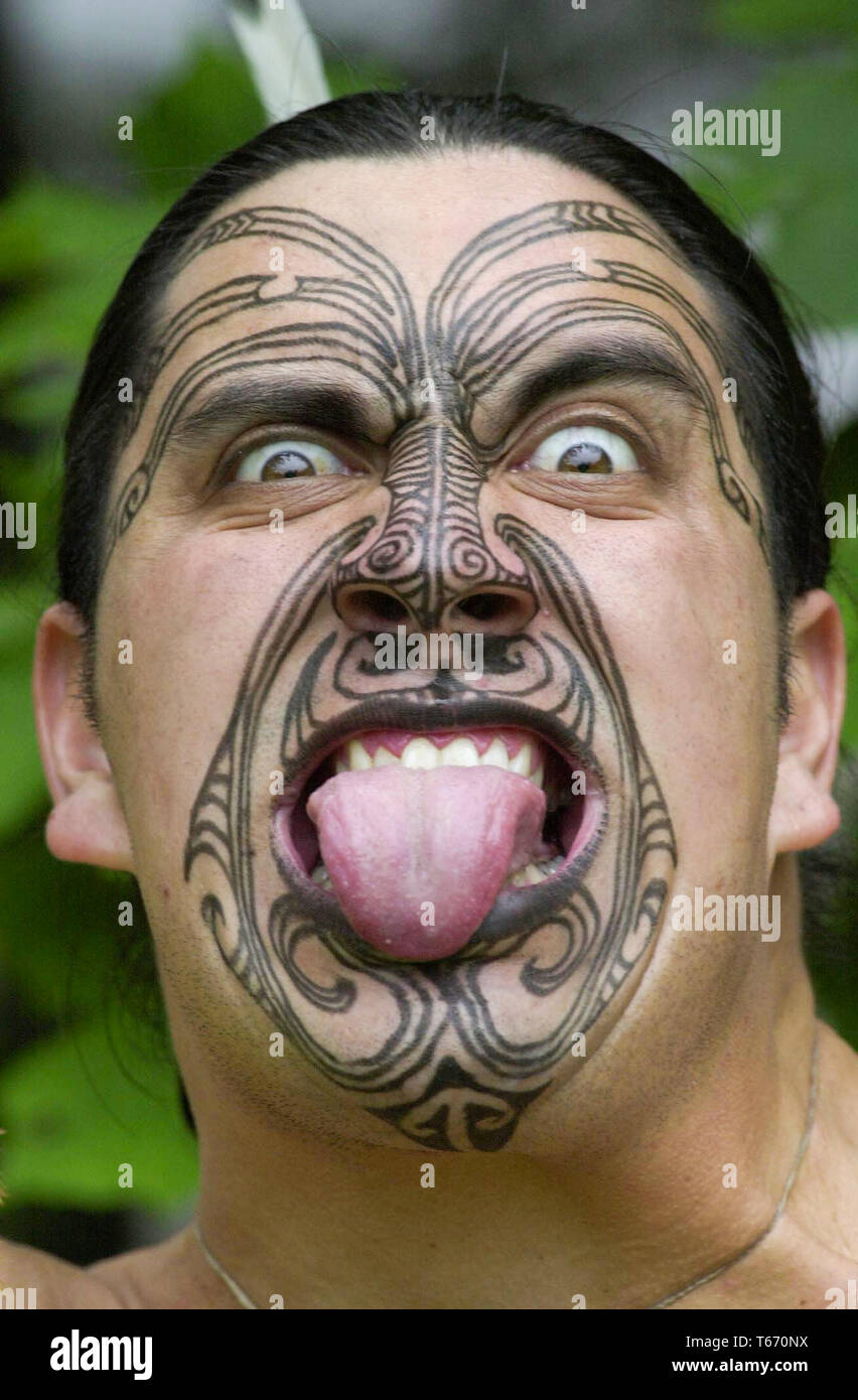 Eraia le Rangiwewehi de Kiel Ngati groupe Maori de Nouvelle-Zélande Rotorua est photographié pendant rehersals à Redford Barracks, Édimbourg ce matin pour cette années Edinburgh Military Tattoo aura lieu au Château d'Édimbourg du mois d'août 4th-6th. 2/8/2000 Banque D'Images