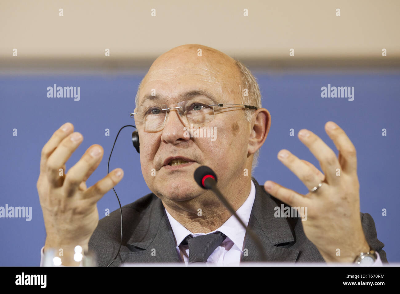 Nouveau ministre français des Finances Michel Sapin et Wolfgang Schäuble - conférence de presse conjointe à Berlin. Banque D'Images