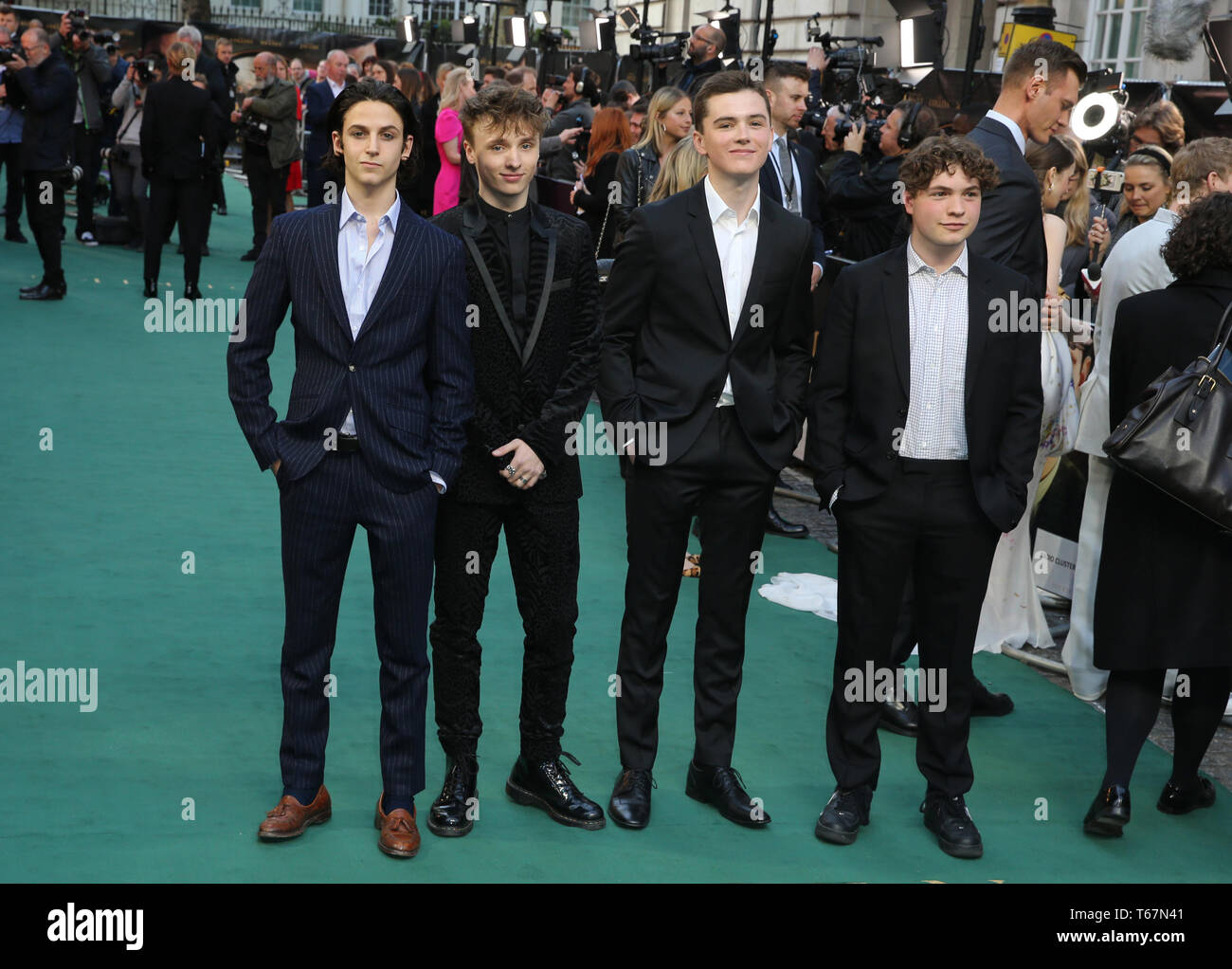 (De gauche à droite) Adam Bregman, Ty Tennant, Harry Gilby et Albie Marber assistant à la Tolkien UK premiere tenue au Curzon Mayfair, Londres. Banque D'Images