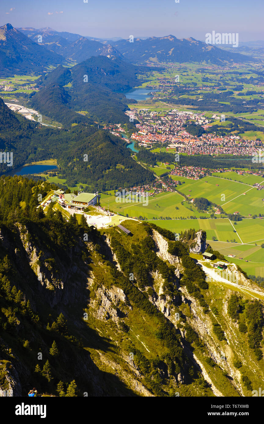 Paysage panoramique en Bavière avec ville Fussen Banque D'Images